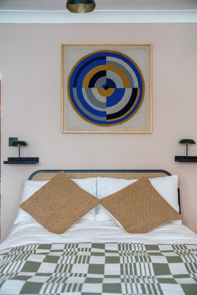 Charming Studio moments from Portobello