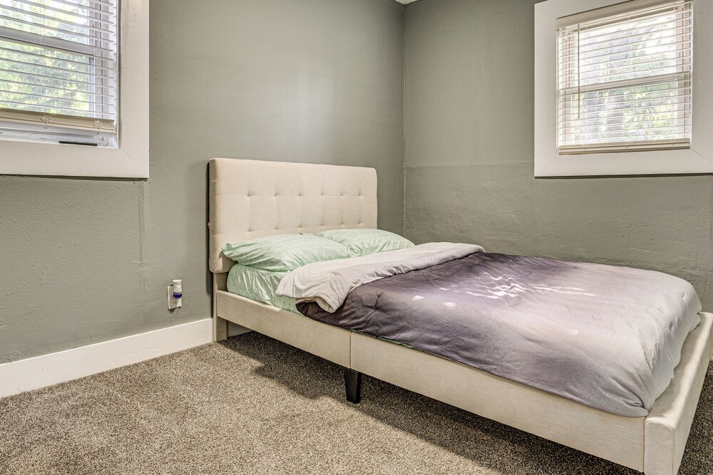 2 Mi to Mass Ave: Convenient Townhome w/ Yard!