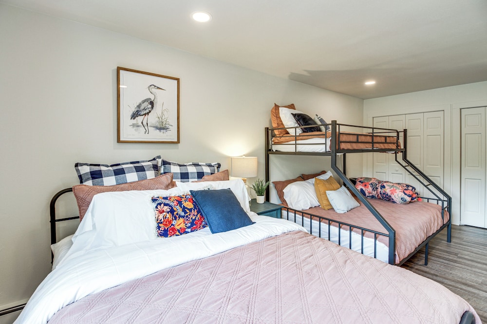 Private Beach: Lakefront Escape in Brainerd!