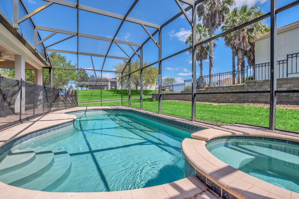Lovely Decor and Large Pool Area! Less Than 5 Miles to Disney. #4wh633 - Image 4
