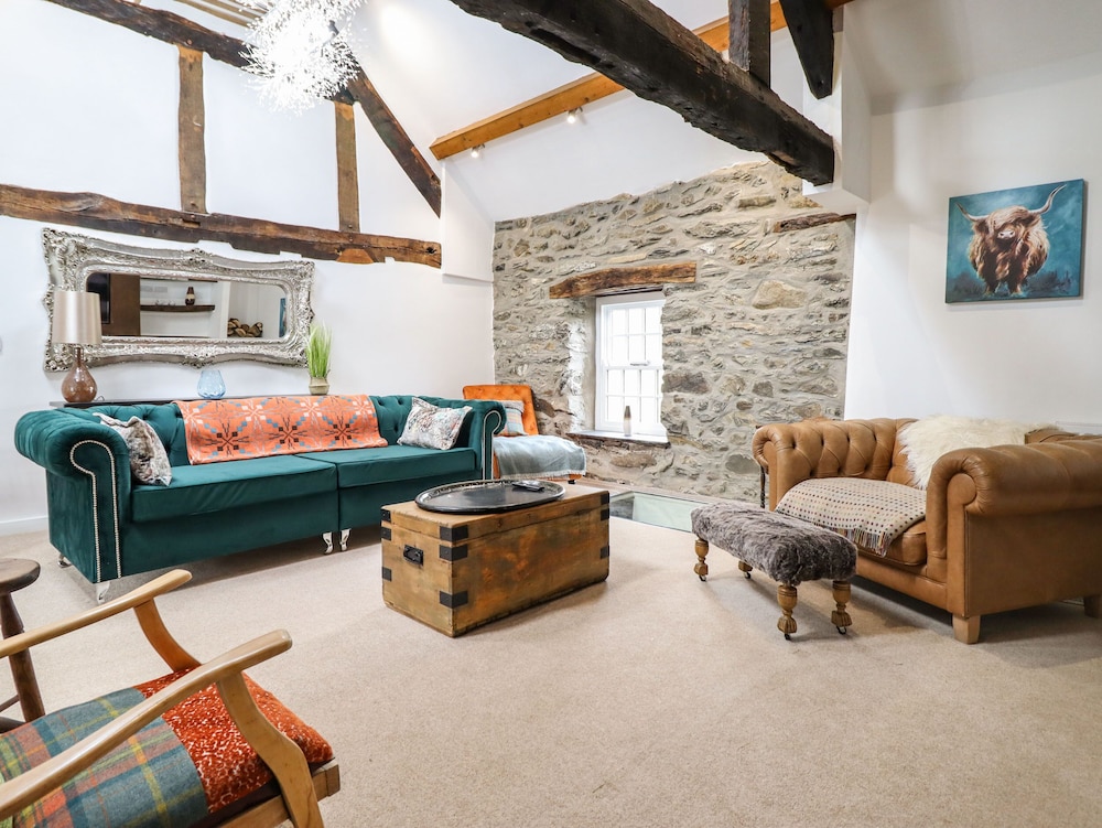 Plas Glan Yr Afon