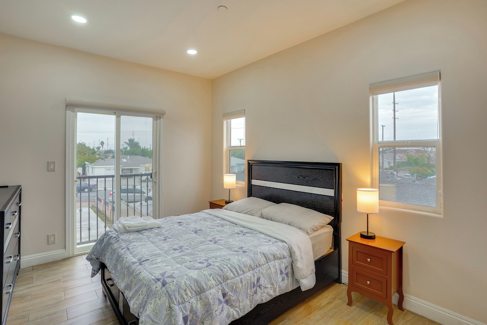 Explore the OC Coast! Midway City Home w/ Yard