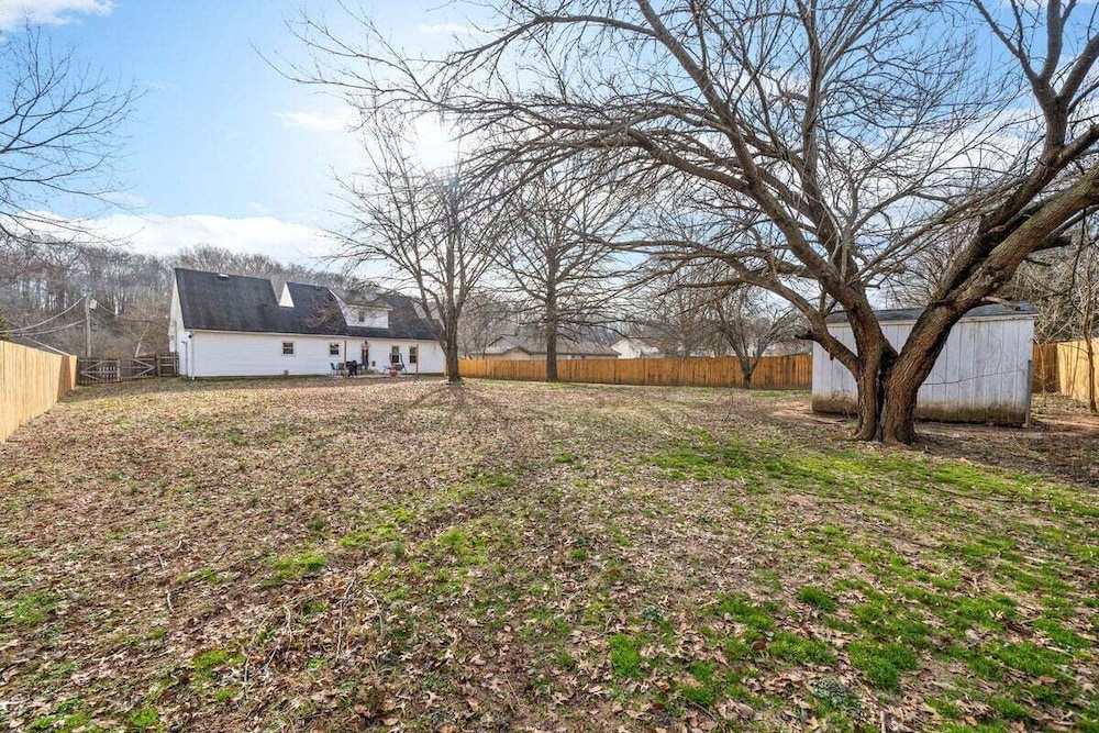 Hudson House - 0.2 Miles to Red River