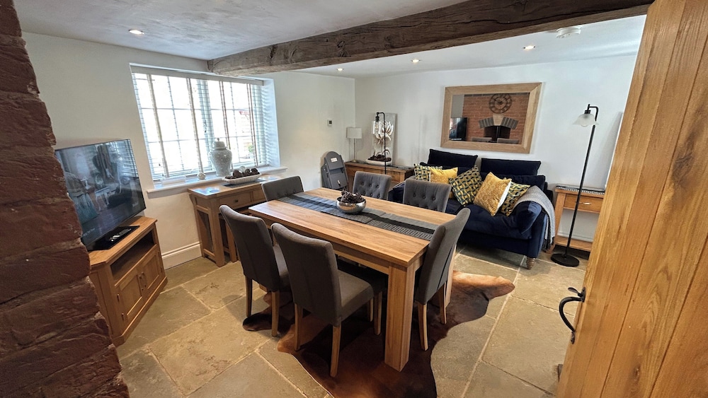 4 Bed Farmhouse Alton Tower Xmas Market Chatsworth