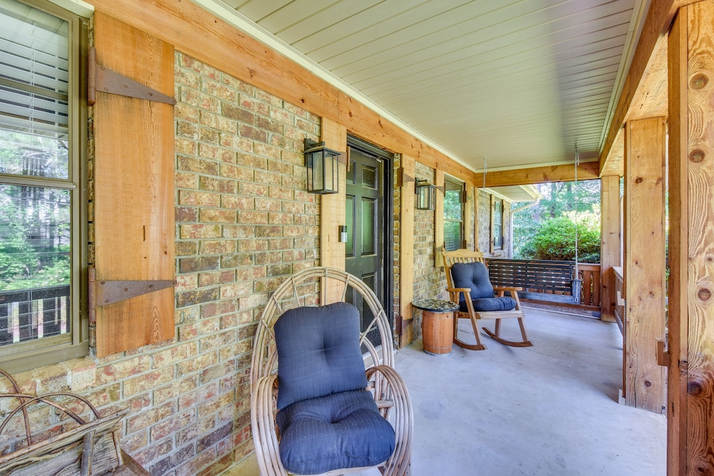 Whimsical Athens Home - 3 Mi to Sanford Stadium view 4