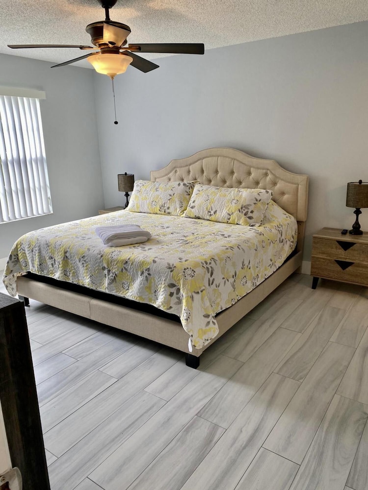 Grand Luxury Condo Apartment Near Disney Universal 2