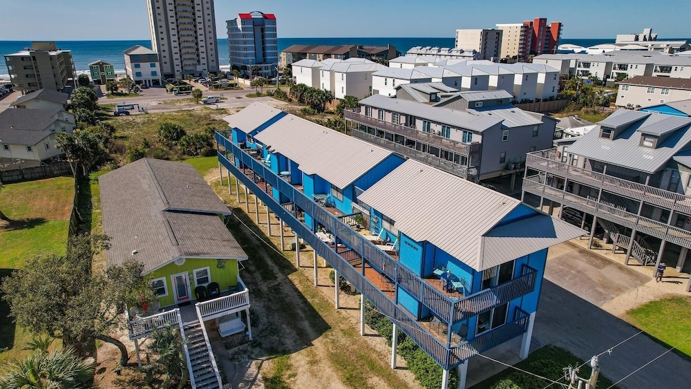 Lagoon Sun 5 1 Bedroom Condo by RedAwning