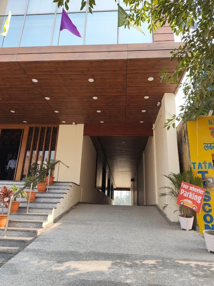 HOTEL MAHIKA