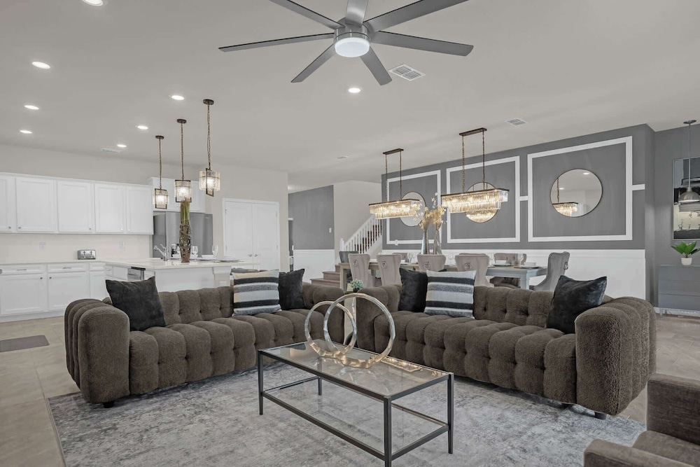 Upstay: Family Retreat w Pool, Cinema & Games Room