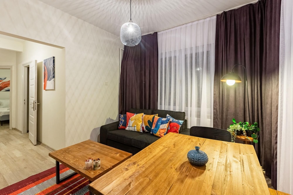 Modern Flat 5-min Walk to Taksim Square in Beyoglu