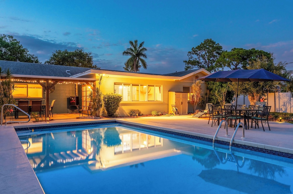 9 Mi to Coquina Beach: Home w/ Pool & BBQ