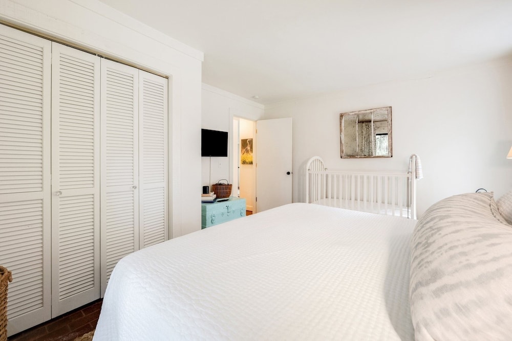 Sunny Pointe 4 Bedroom Home