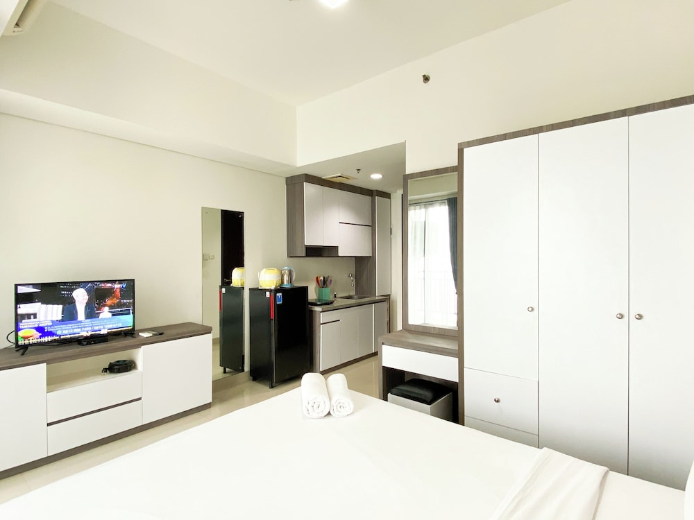 Modern Look Studio At Lrt City Bekasi Apartment