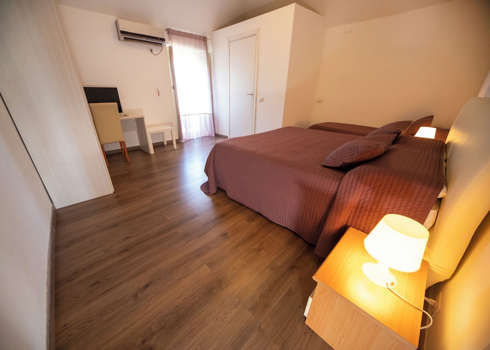 Zurria Rooms