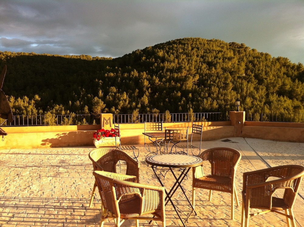 Masia de Matuta view 3