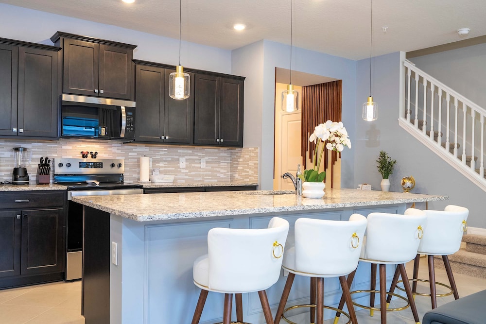 Simply Amazing 5BR Chic Retreat Themed Fun Style