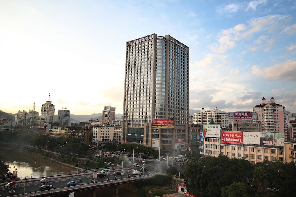 Ramada Longyan