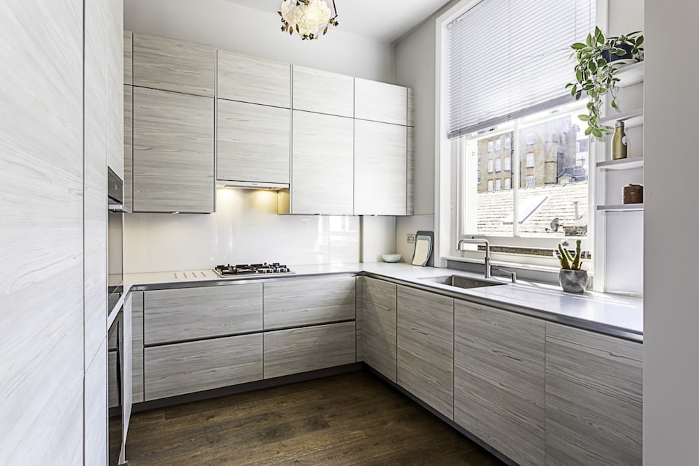 Well-designed Chelsea Flat