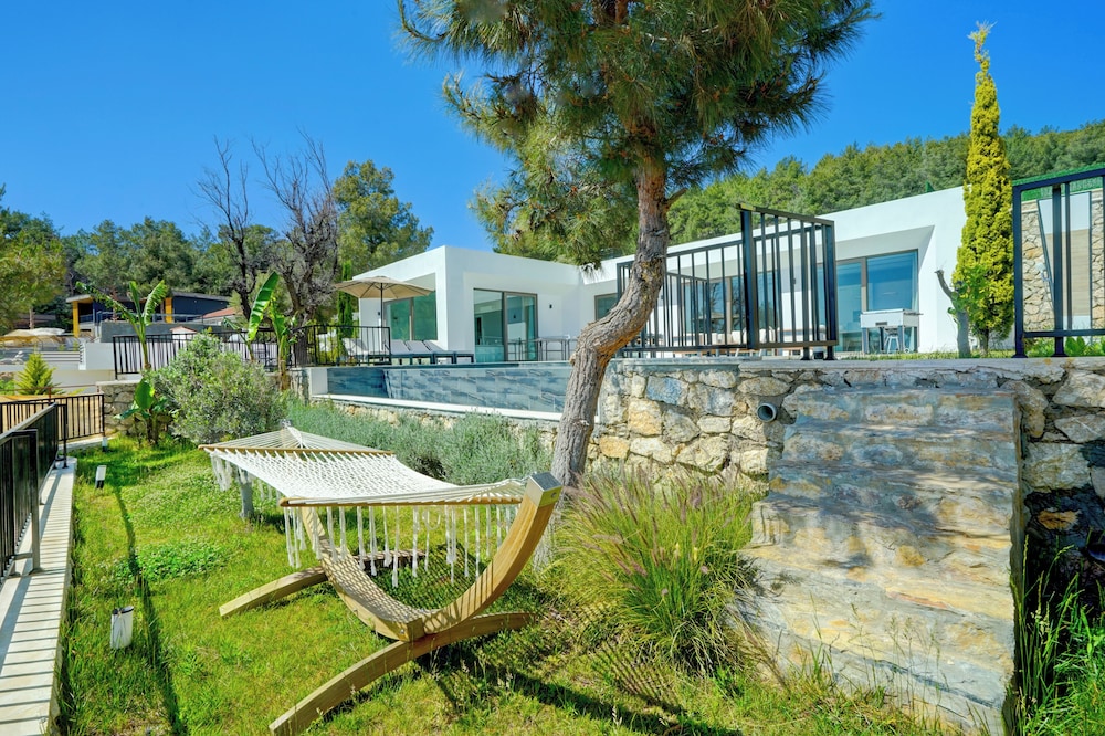 Earth 7 - PLANET LUXURY VILLAS
