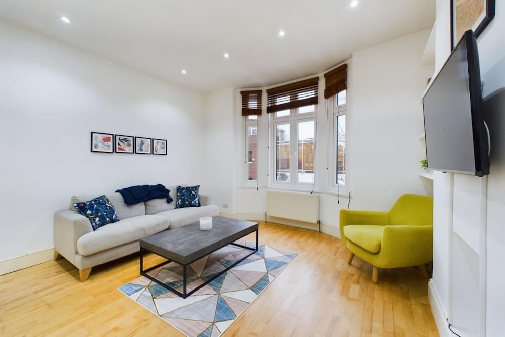 The Putney Hideout - Bright 1bdr Flat