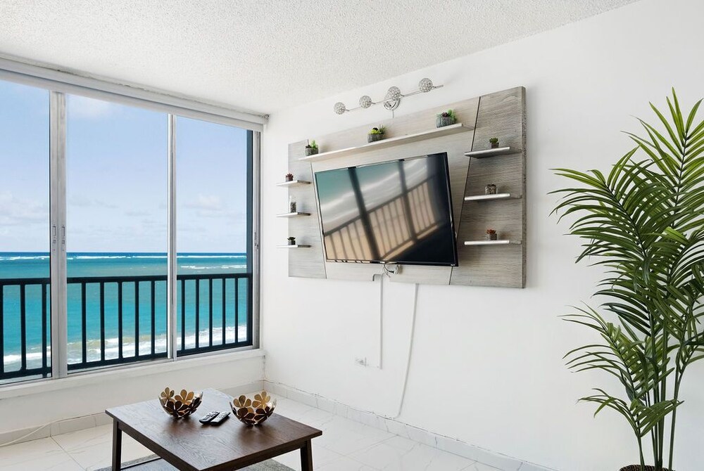 Flamenco Beach 2BDR Oceanfr Pool Parking - Property Image 18