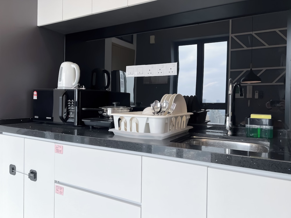 The Luxe by Manhattan Group