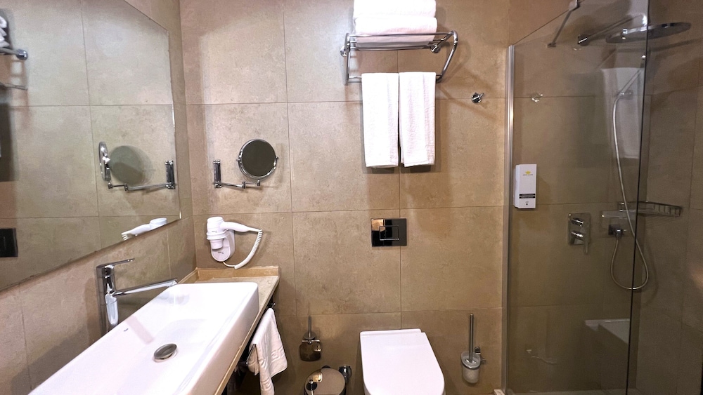 Crown Salamis Hotel