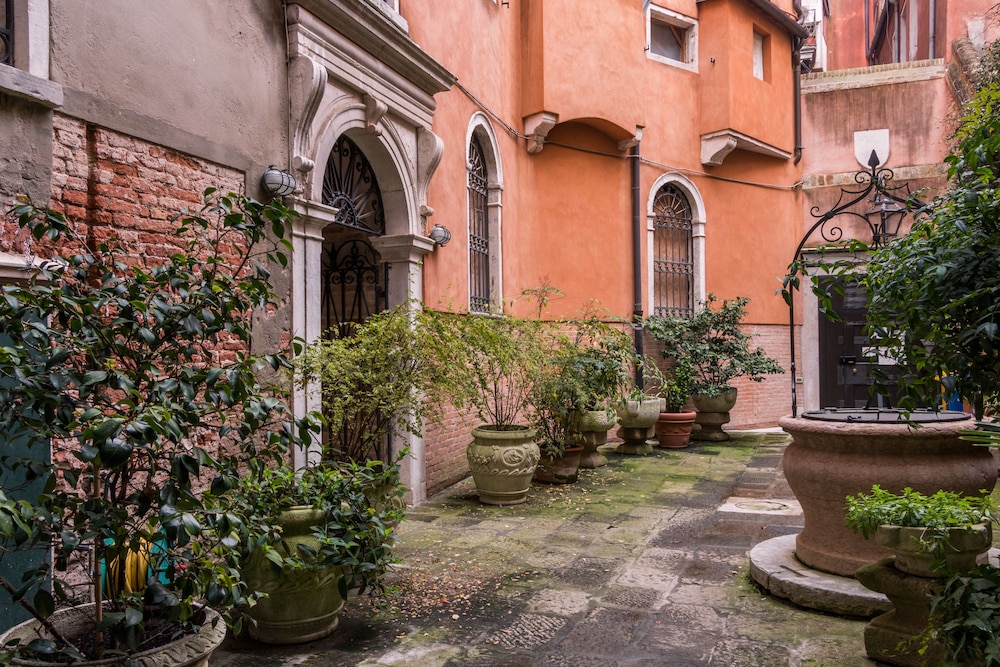 La Fenice Theatre Exclusive Flat photo 3