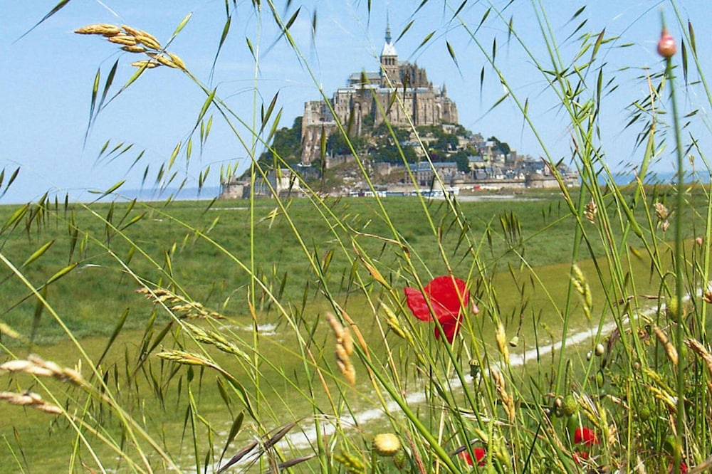 Holiday Home Near Mont St. Michel Beach