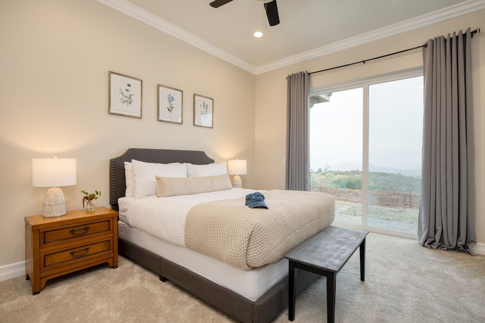 Malbec by Avantstay Incredible Estate w Panoramic Views Bocce Ball Court