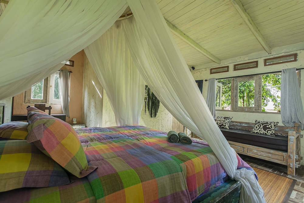 Tepi Sawah Lodge