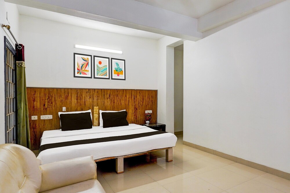 Cosy Castle at Medavakkam Near Jayachandran
