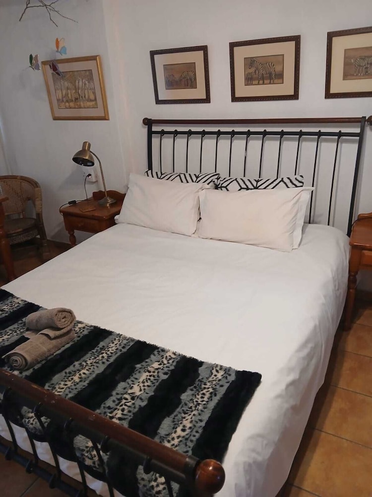 Oaktree Guest House