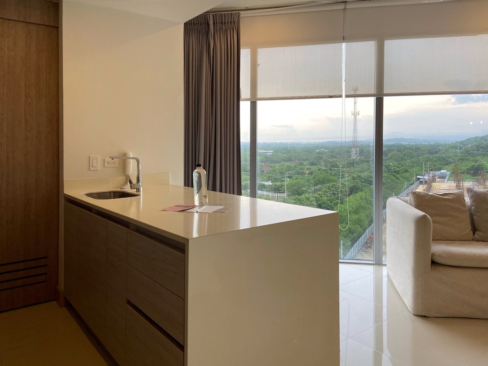 w Majestic 1BR w AC in Sunny Cartagena