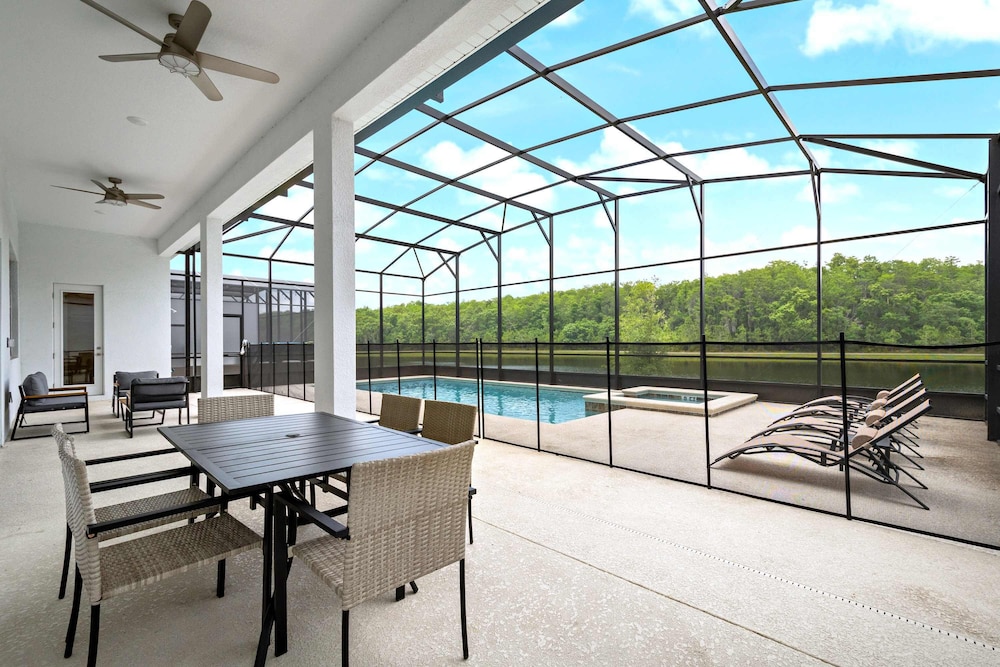 Themed Kids' Rooms, Pool & Game Loft Near Disney