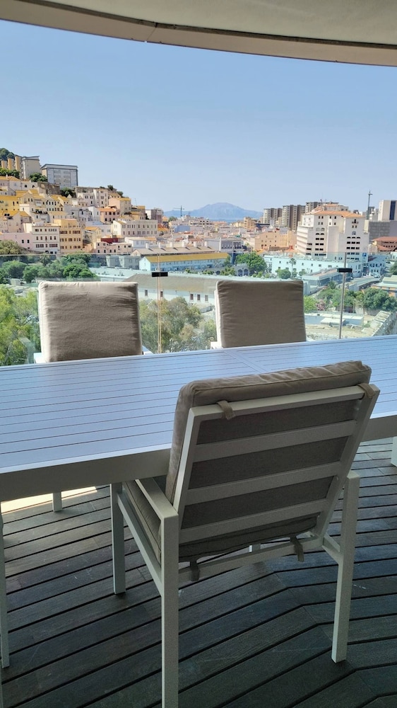 3 bed Ocean Spa Plaza Luxurious Flat
