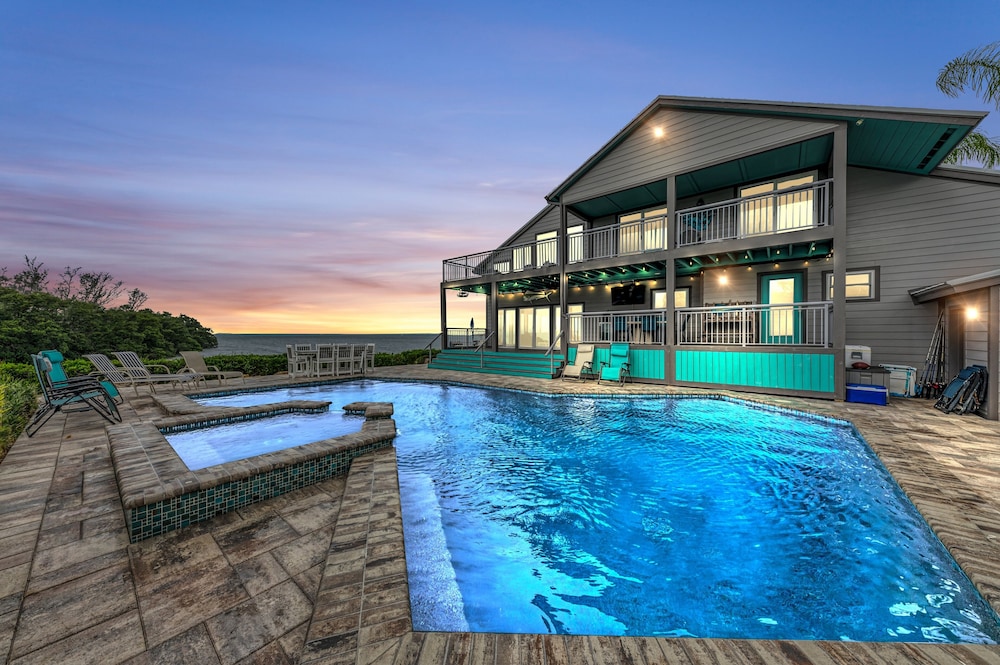 Bay House Retreat managed by Beach Retreats view 4