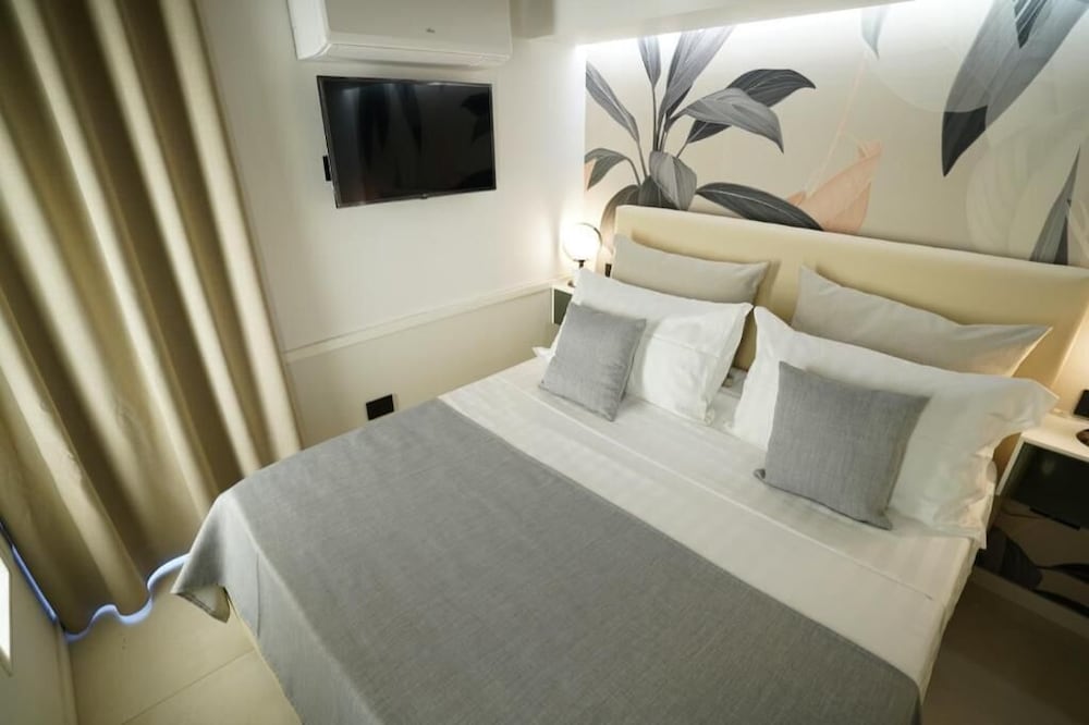 Barneys Club B&b