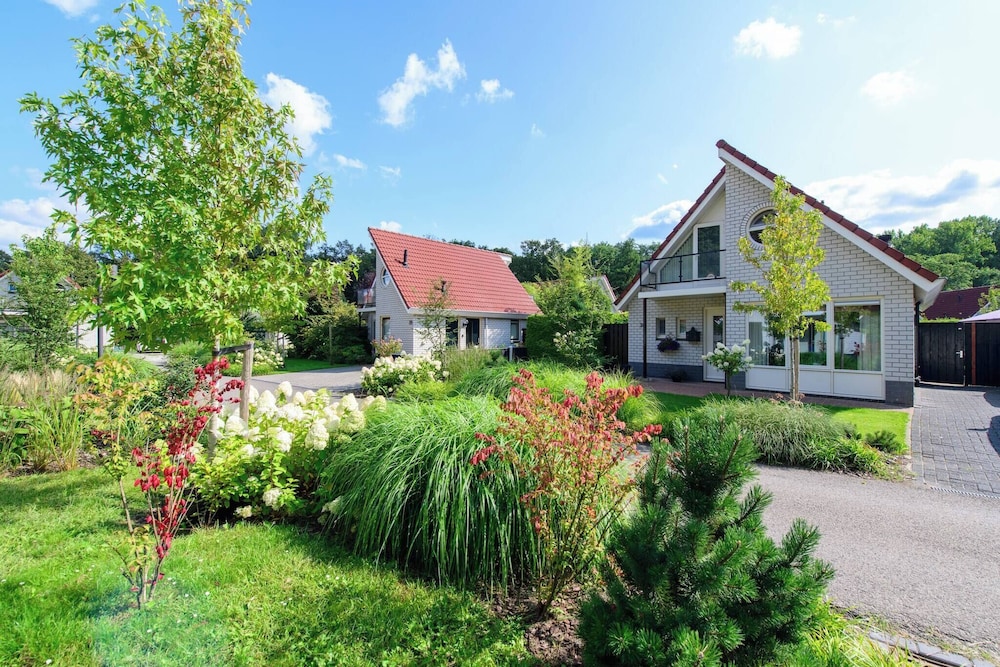 Holiday Home for Rent Near Swimming Pool and Golf Course