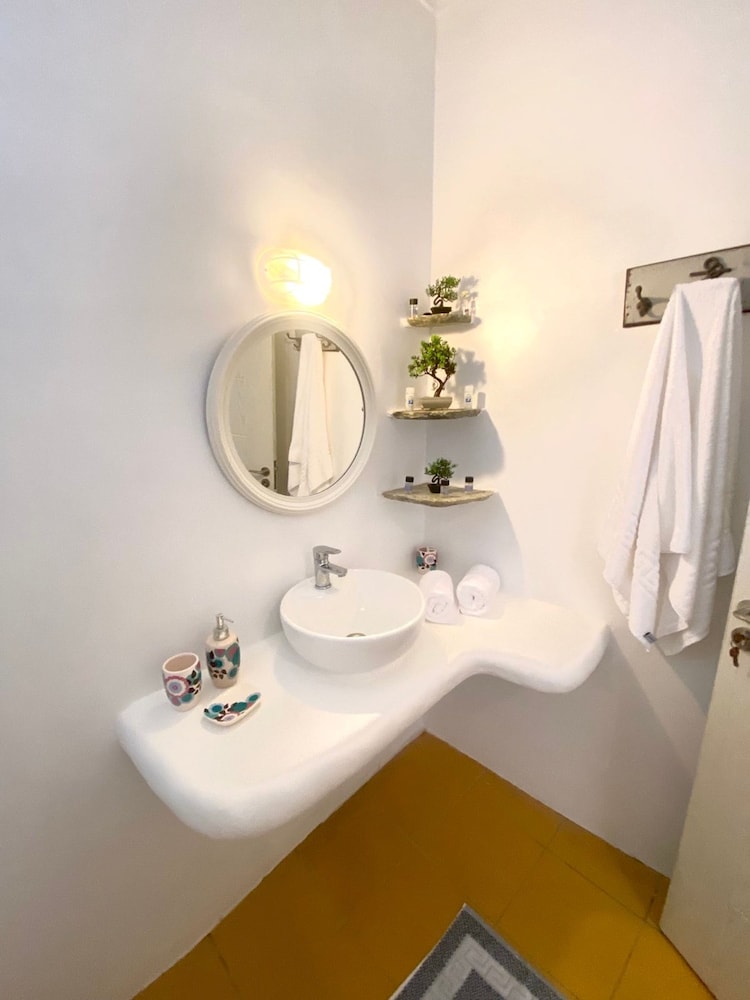 Simousi Beach House