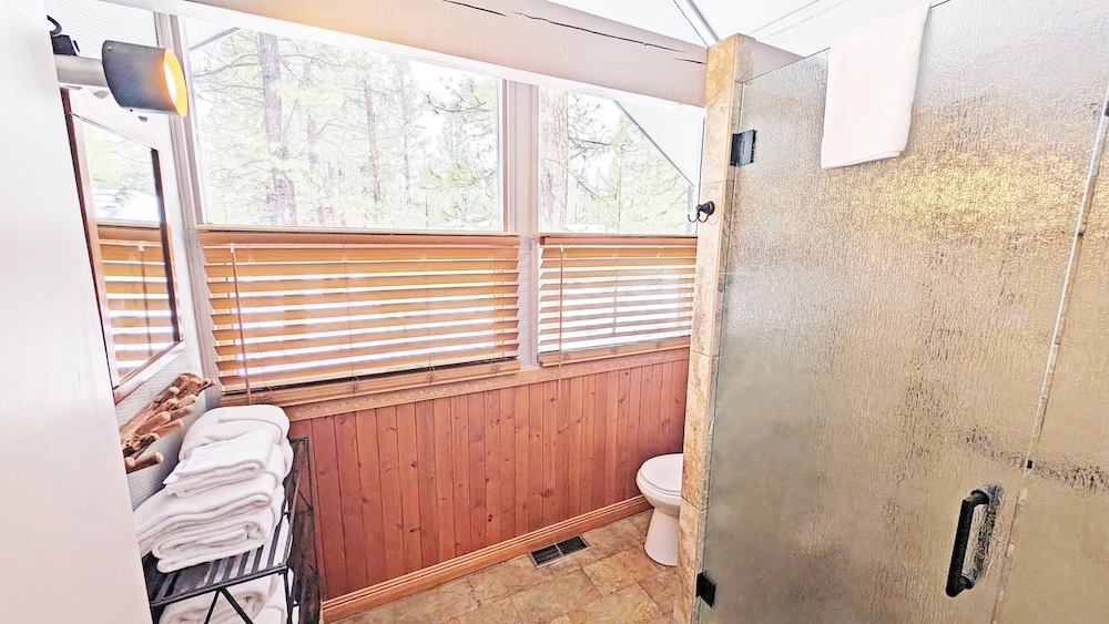 Pine Cone 3 6 Bedroom Home