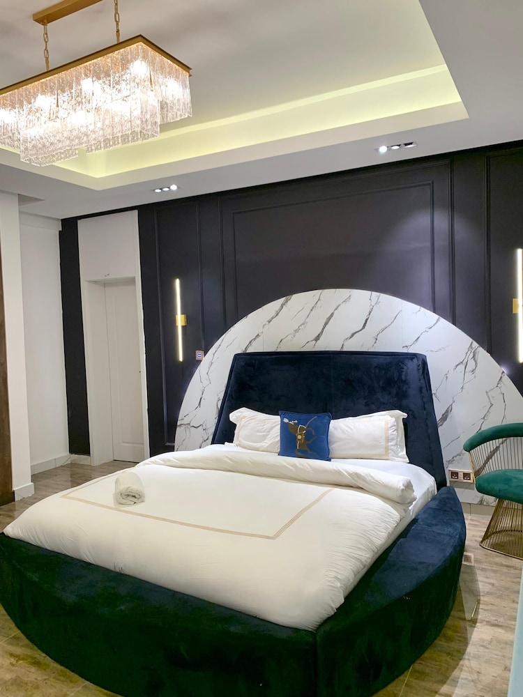 Sujimoto Residences