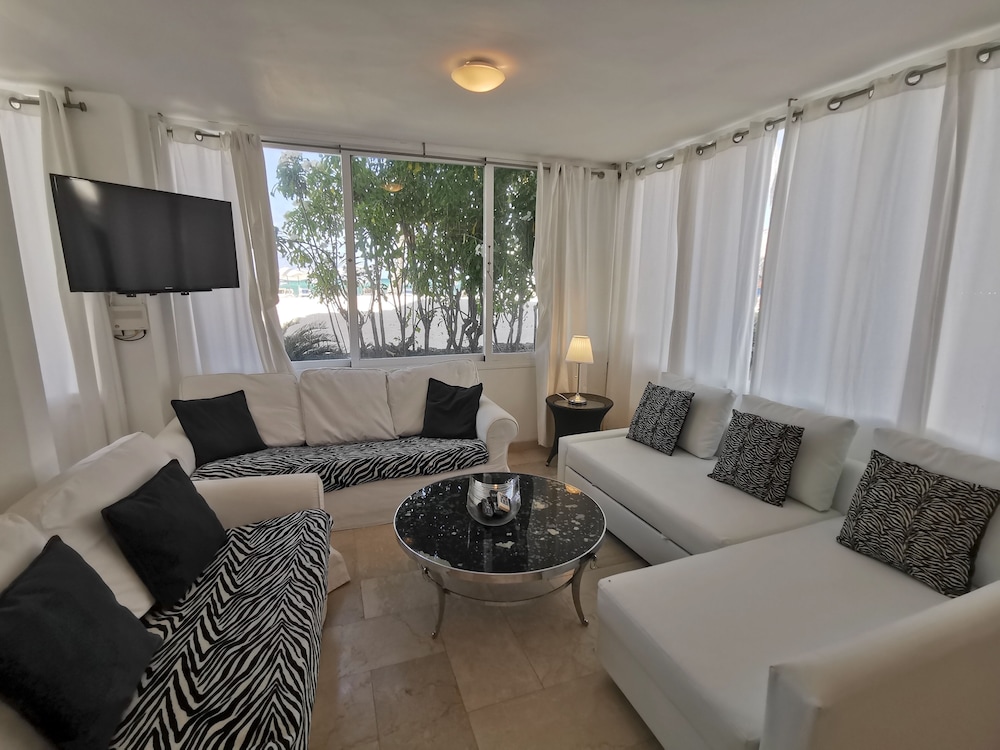 TROPICAL VILLAS playa LOS CORALES