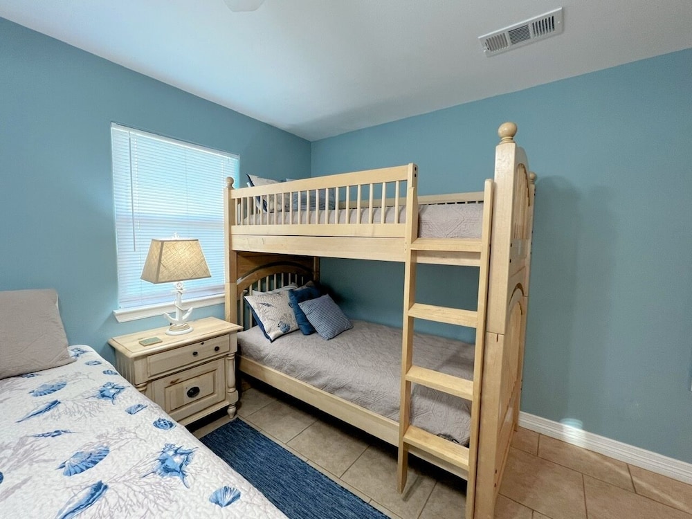 Abby Sands Castle 2 Bedroom Home by RedAwning