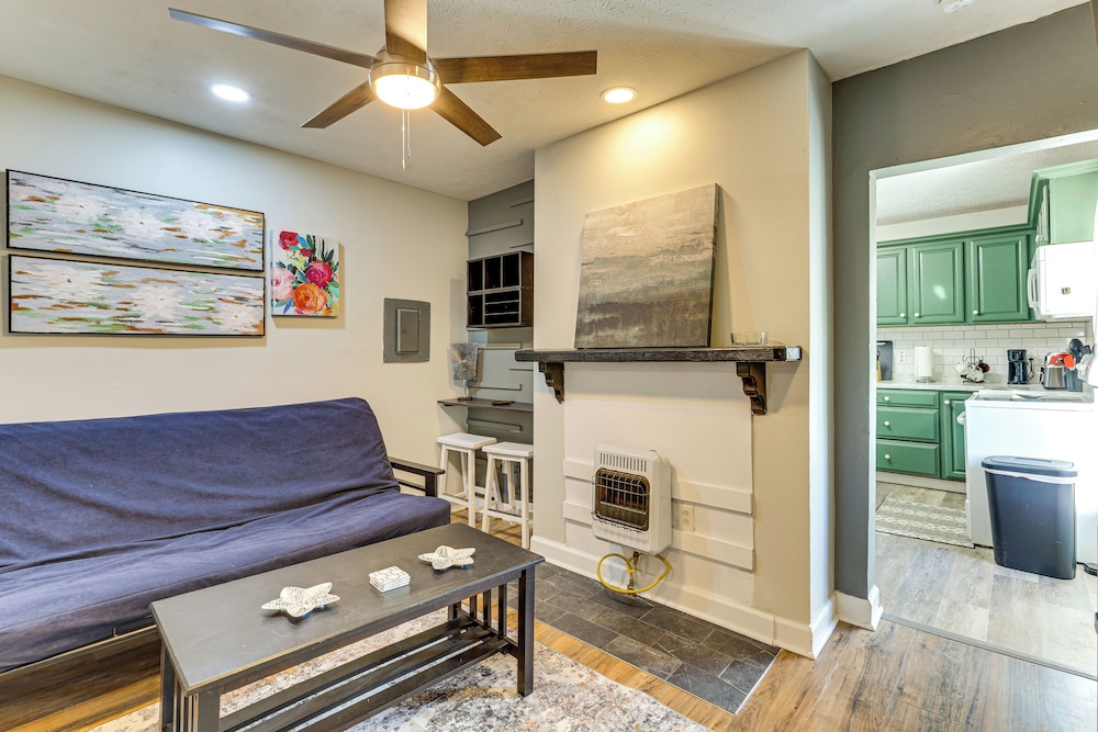 1 Mi to Camden Clark: Central Parkersburg Condo