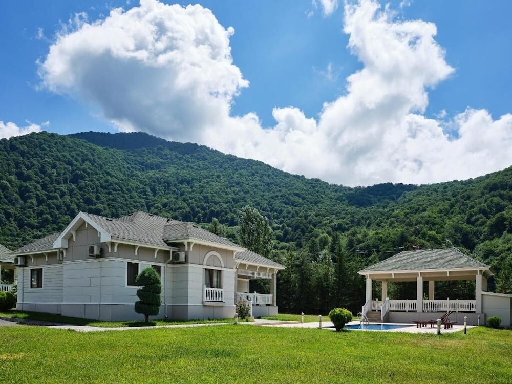 Qafqaz Riverside Resort Hotel