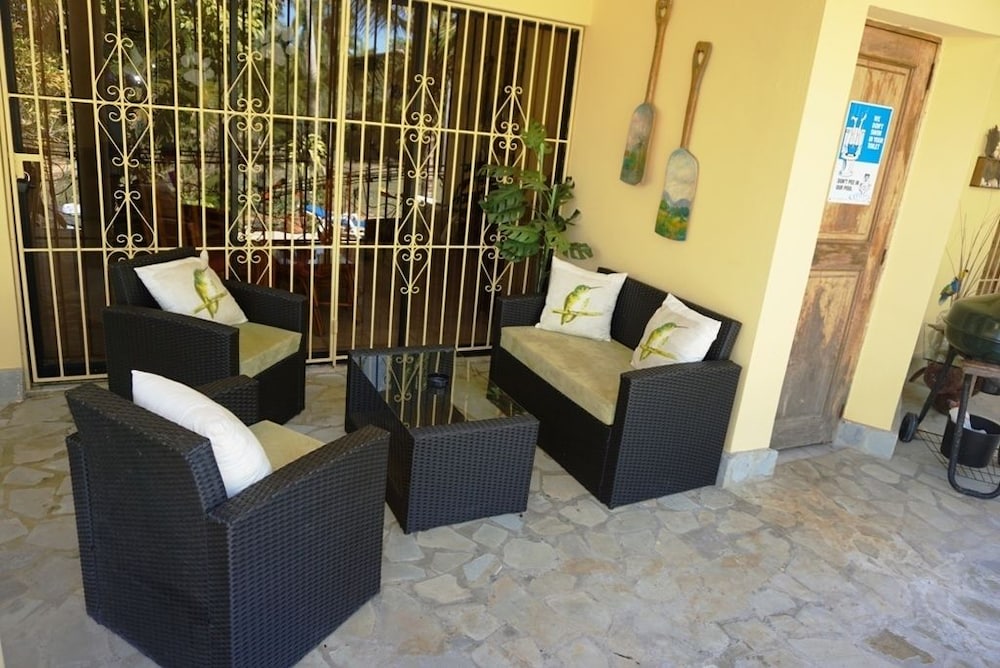 2 Bedroom 'Bird Watching Vacation' Villa