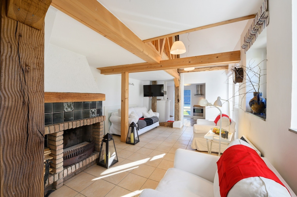 Eppe Timbered Retreat