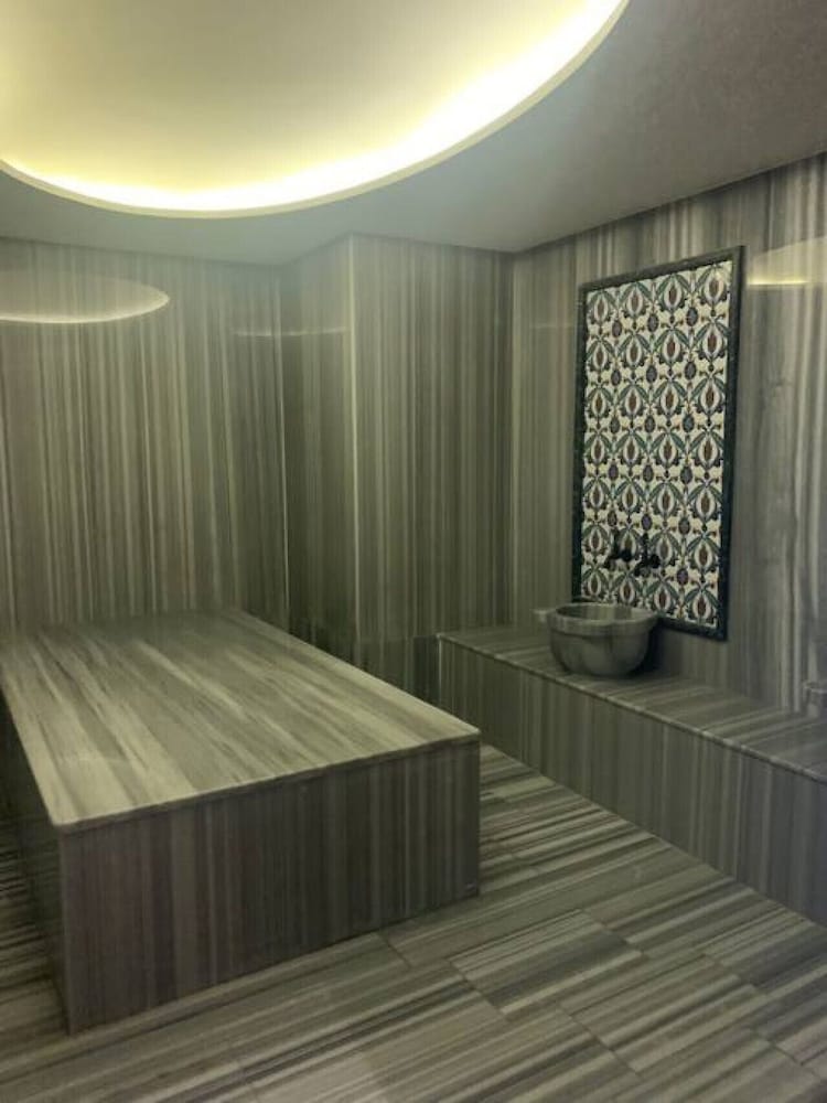 Brand-new 2 1 Apartment-near Mall of Istanbul