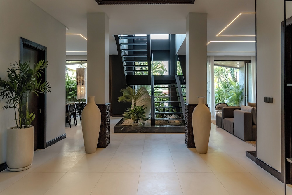 AMO Residences